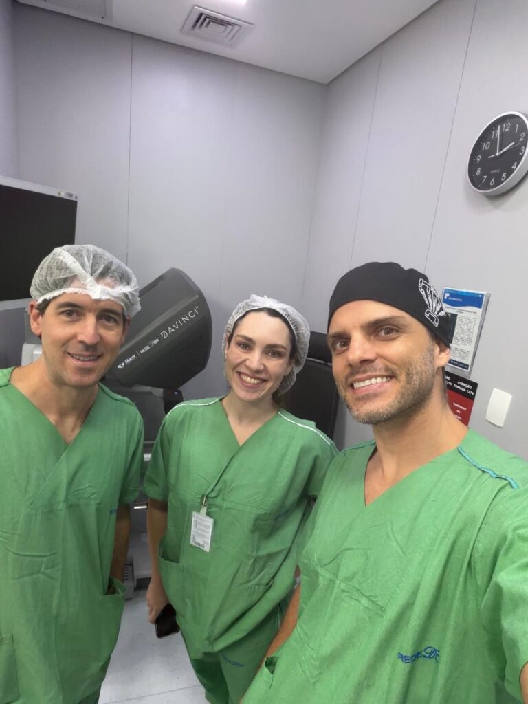 Equipe Cirurgica Dr.Guilherme Canabrava médico urologista com mais de 1.000 avaliações no Google