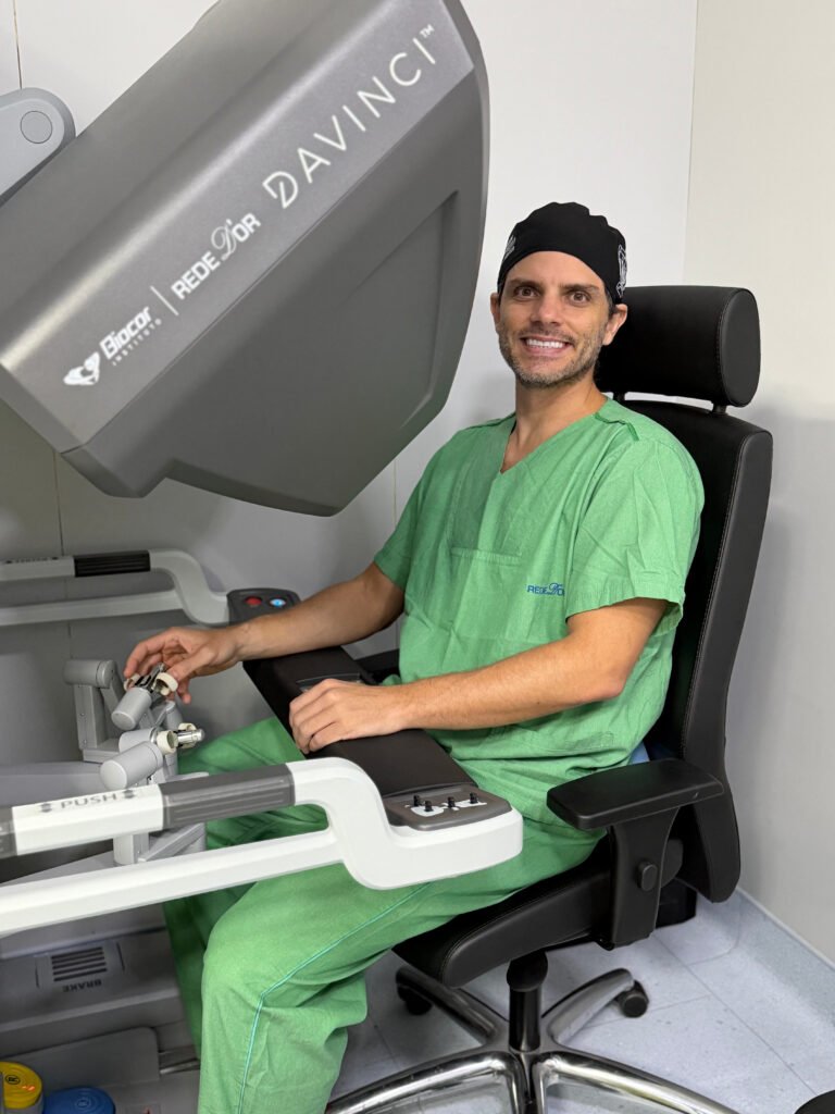 Dr. Guilherme Canabrava, uro-oncologista e cirurgião robótico em Belo Horizonte.